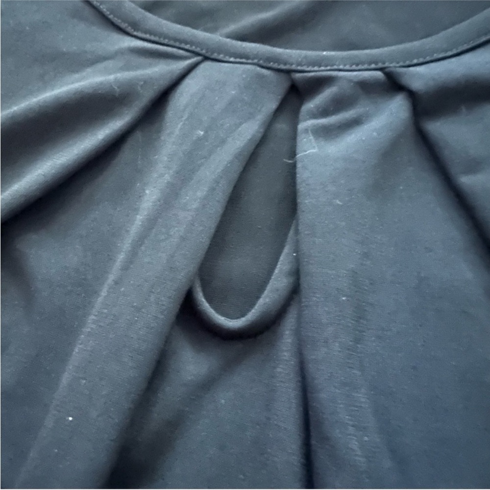 Keyhole top - Picture 2 of 3